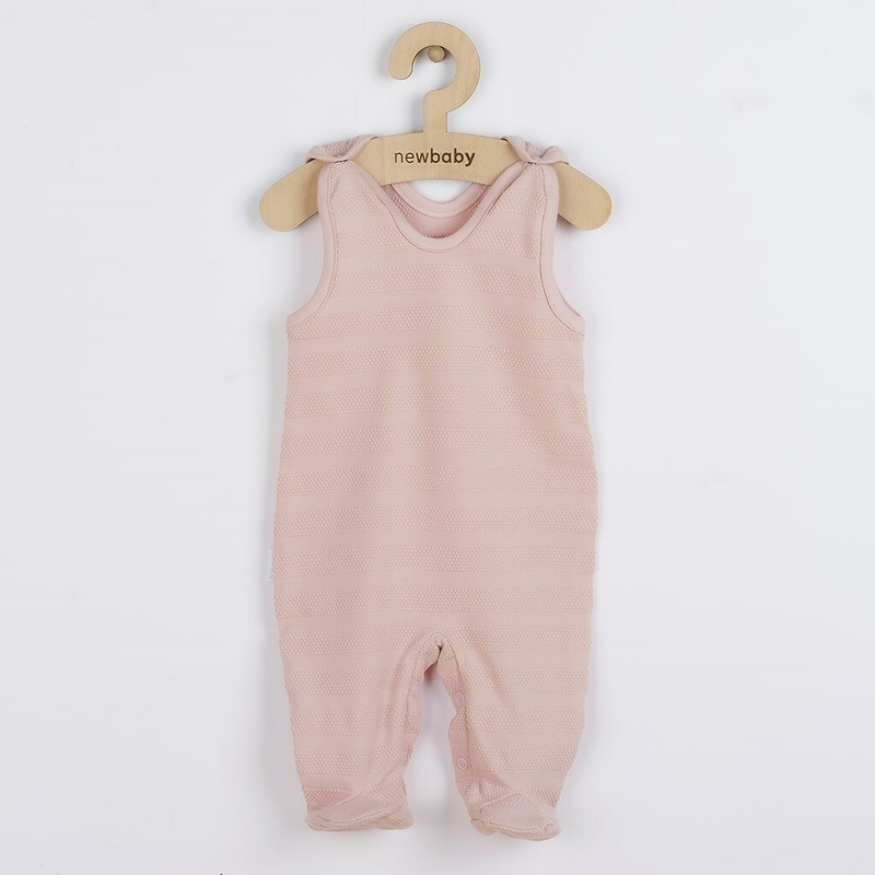 Set 7 piese: body cu maneca lunga, bluza, pantalonasi cu botosei, salopeta fara maneci, caciulita, manusi, botosei, Marime 56, Din bumbac 100%, New Baby, I am Pink