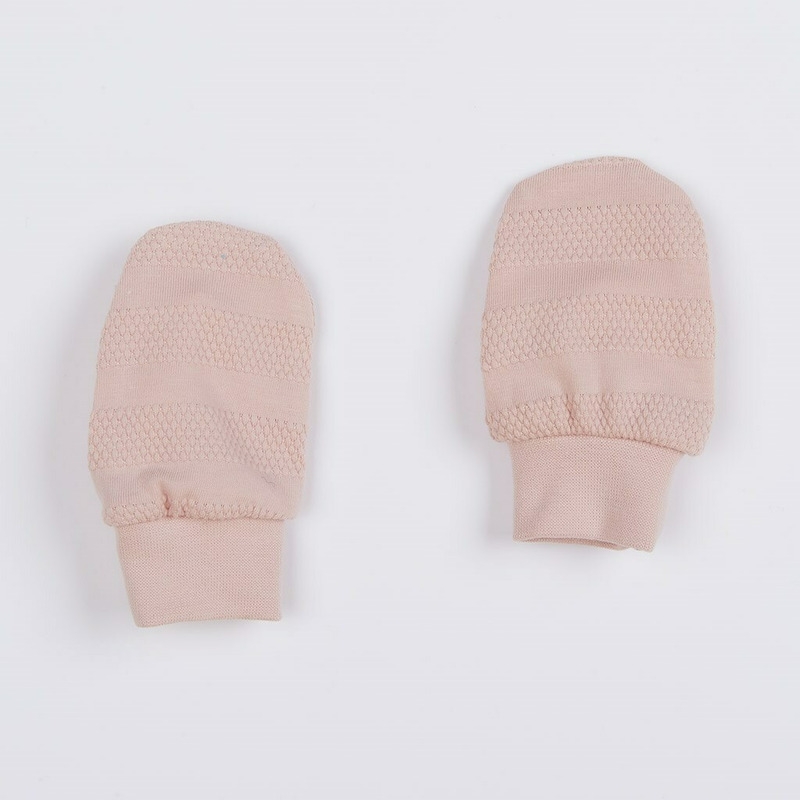 Set 7 piese: body cu maneca lunga, bluza, pantalonasi cu botosei, salopeta fara maneci, caciulita, manusi, botosei, Marime 56, Din bumbac 100%, New Baby, I am Pink