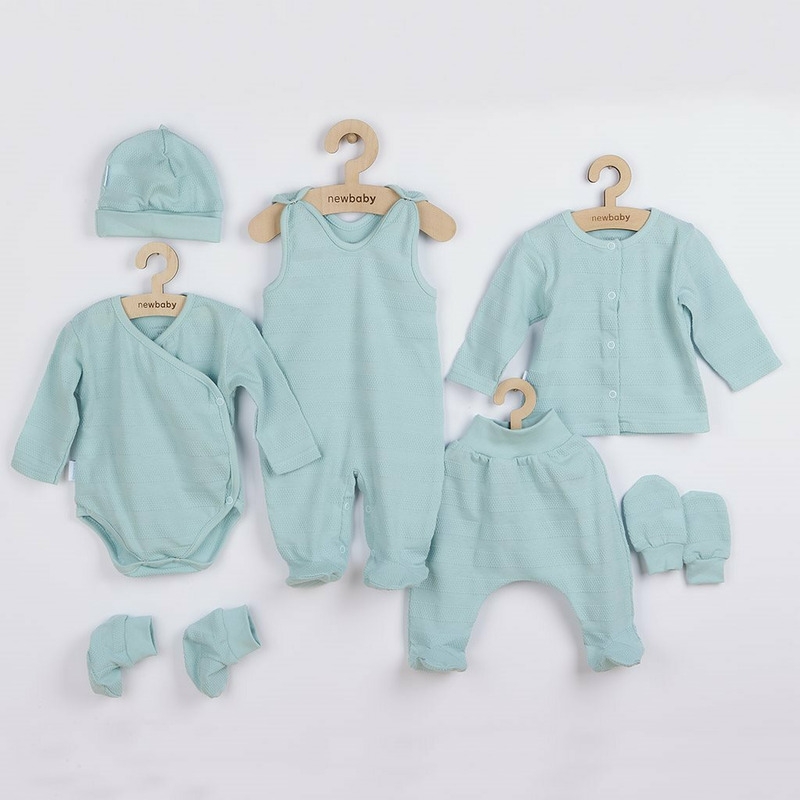 Set 7 piese: body cu maneca lunga, bluza, pantalonasi cu botosei, salopeta fara maneci, caciulita, manusi, botosei, Marime 56, Din bumbac 100%, New Baby, I am Blue