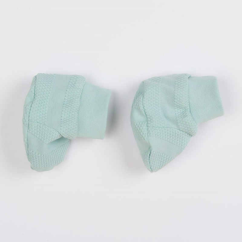 Set 7 piese: body cu maneca lunga, bluza, pantalonasi cu botosei, salopeta fara maneci, caciulita, manusi, botosei, Marime 56, Din bumbac 100%, New Baby, I am Blue
