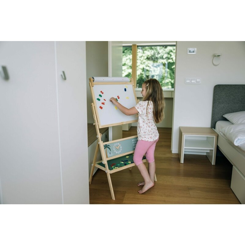 Tablita magnetica, Free2Play, 2 in 1, Cu litere si cifre magnetice, Din lemn, Conform cu standardul european de securitate EN71/123, 3 ani+, Multicolor