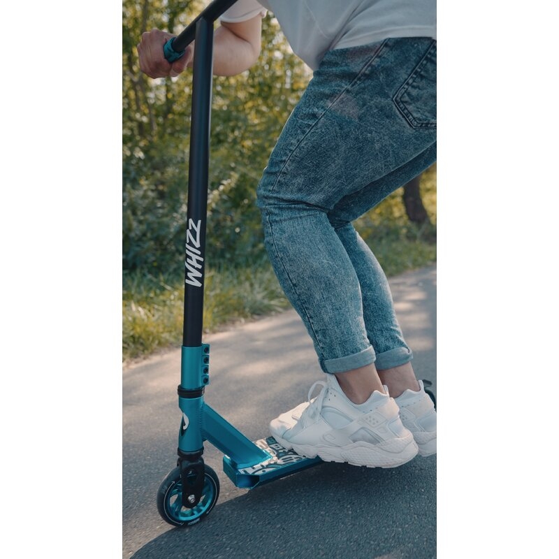Trotineta, Lionelo, Whizz, Pentru Acrobatii, Rulmenti ABEC-9, Sistemul de compresie IHC 9, 20 - 100 kg, Conform cu standardul european de securitate EN14619, Galben/Negru