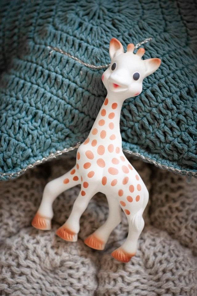 Vulli Girafa Sophie in cutie cadou 