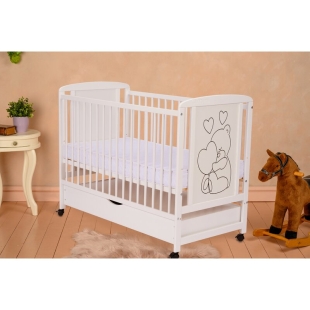 Qmini - Patut din lemn Timmi Heart 120x60 cm, Cu sertar, Cu roti, Din lemn de pin, MDF, Somiera reglabila, Alb + Saltea 12 cm