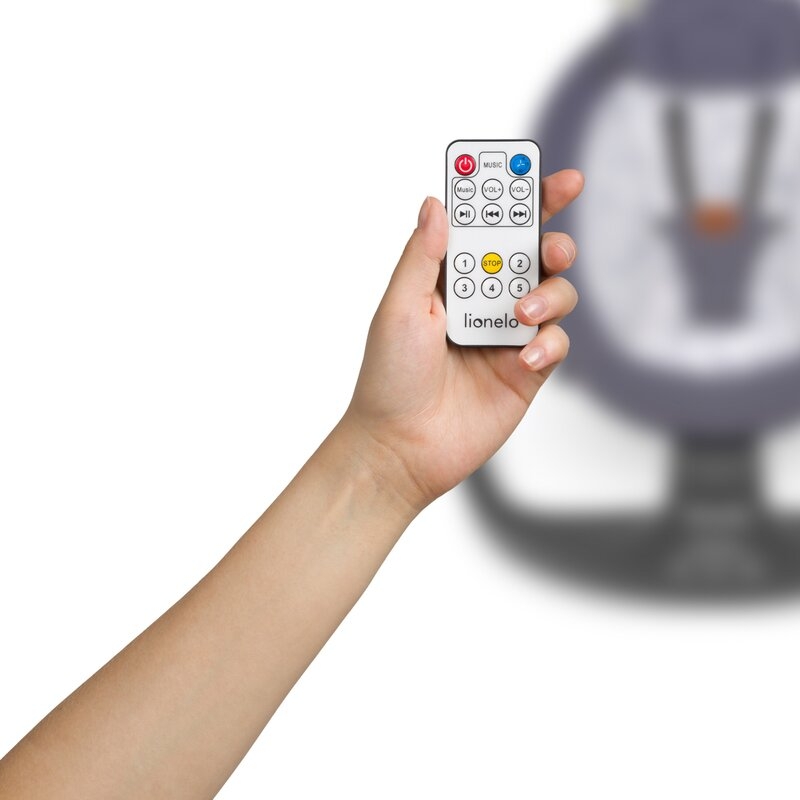 Balansoar si sezlong, Lionelo, Ralf, 2 in 1, Electric, Cu telecomanda si cablu USB, Cu miscare laterala de balansare si 5 niveluri diferite de viteza, Cu 12 melodii, Gri/Alb Balansoar si sezlong, Lionelo, Ralf, 2 in 1, Electric, Cu telecomanda si cablu USB, Cu miscare laterala de balansare si 5 niveluri diferite de viteza, Cu 12 melodii, Gri/Alb
