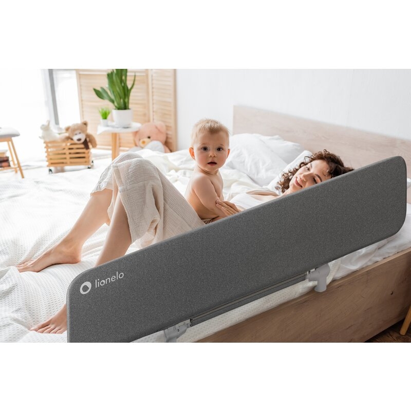 Bariera de protectie pentru pat, Lionelo, Lora XL, Pliabila, Sistem de blocare StandSafe, Geanta de transport inclusa, 150x46 cm, Conform cu BS 7972:2001+A1:2009, Gri Bariera de protectie pentru pat, Lionelo, Lora XL, Pliabila, Sistem de blocare StandSafe, Geanta de transport inclusa, 150x46 cm, Conform cu BS 7972:2001+A1:2009, Gri