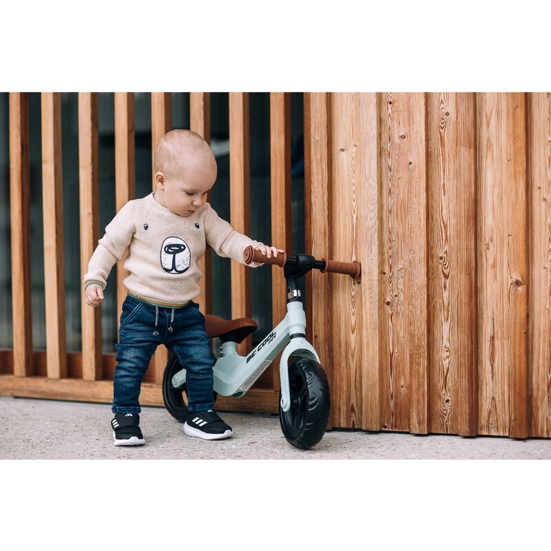 Bicicleta fara pedale, FreeON, Be Cool Mini, Cu ghidon si sa reglabile, Roti din EVA, Pana in 30 Kg, Roti 8 inch, 12 luni+, Verde Bicicleta fara pedale, FreeON, Be Cool Mini, Cu ghidon si sa reglabile, Roti din EVA, Pana in 30 Kg, Roti 8 inch, 12 luni+, Verde