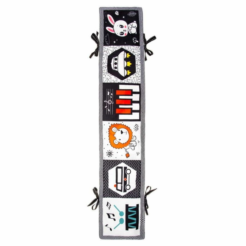 Carticica senzoriala, Bocioland, Cu 12 imagini contrastante, Fosneste cand este atinsa, Cu panglici pentru atasare la patut, 15x80,5 cm, 0 luni+, Rabbit Carticica senzoriala, Bocioland, Cu 12 imagini contrastante, Fosneste cand este atinsa, Cu panglici pentru atasare la patut, 15x80,5 cm, 0 luni+, Rabbit
