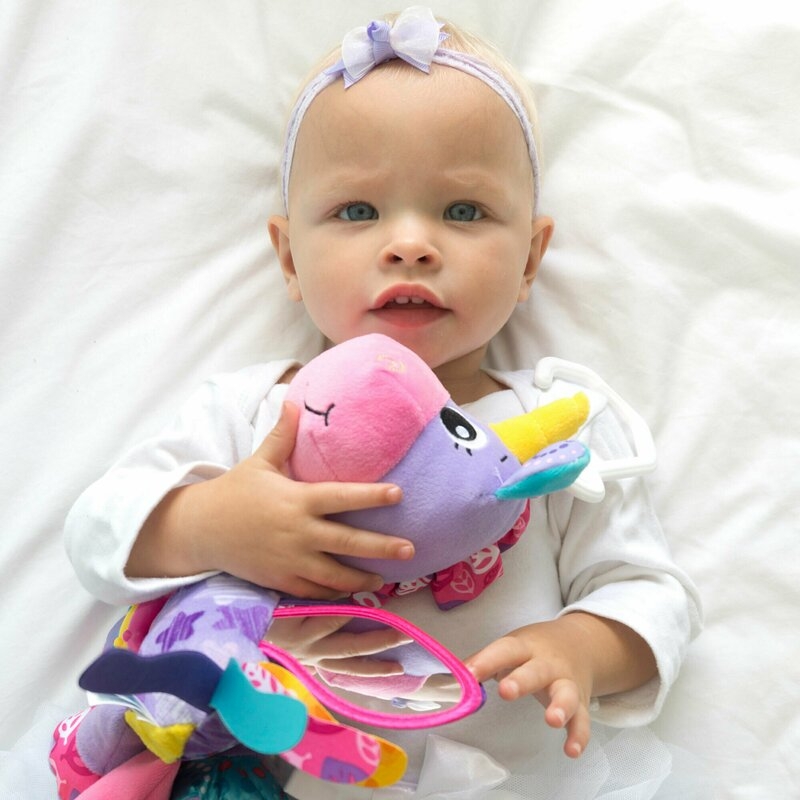 Jucarie pentru carucior, scoica auto si patut, Playgro, Cu jucarie de dentitie, Cu sunete, Activity Friend Stella Unicorn, 39 cm Jucarie pentru carucior, scoica auto si patut, Playgro, Cu jucarie de dentitie, Cu sunete, Activity Friend Stella Unicorn, 39 cm