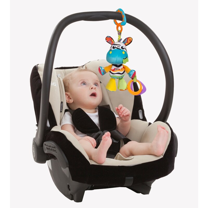 Jucarie pentru carucior, scoica auto si patut, Cu jucarie de dentitie, Zoe Zebra Munchimal, 32 cm, Playgro Jucarie pentru carucior, scoica auto si patut, Cu jucarie de dentitie, Zoe Zebra Munchimal, 32 cm, Playgro
