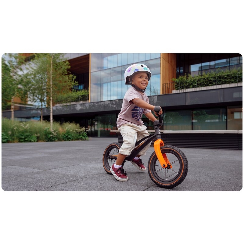 Lionelo - Bicicleta cu roti gonflabile, cu cadru din magneziu, fara pedale, 12 \'\', Bart Air , Pink Violet Lionelo - Bicicleta cu roti gonflabile, cu cadru din magneziu, fara pedale, 12 \'\', Bart Air , Pink Violet