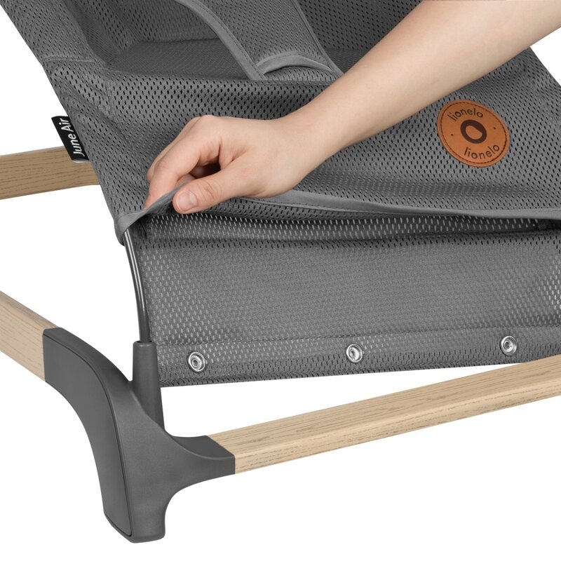 Fotoliu balansoar June AIR, Cu arcada cu jucarii, Ergonomic, Permite circulatia aerului, Balansare manuala, Pliabil, 0 luni+, Gri, Lionelo Fotoliu balansoar June AIR, Cu arcada cu jucarii, Ergonomic, Permite circulatia aerului, Balansare manuala, Pliabil, 0 luni+, Gri, Lionelo