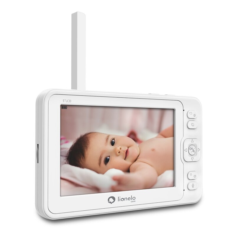 Lionelo - Videofon Babyline 8.3, Cu termometru, Cu melodii, Comunicare in 2 sensuri, Rotire 360 grade, Alb Lionelo - Videofon Babyline 8.3, Cu termometru, Cu melodii, Comunicare in 2 sensuri, Rotire 360 grade, Alb
