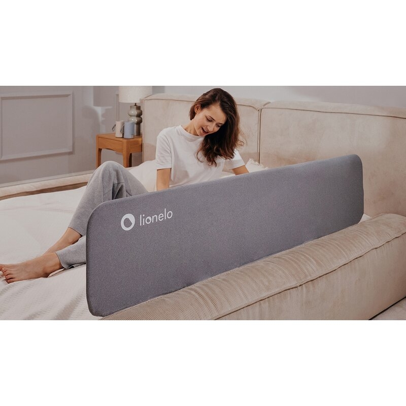 Bariera de protectie pentru pat, Lionelo, Lora XL, Pliabila, Sistem de blocare StandSafe, Geanta de transport inclusa, 150x46 cm, Conform cu BS 7972:2001+A1:2009, Bej Bariera de protectie pentru pat, Lionelo, Lora XL, Pliabila, Sistem de blocare StandSafe, Geanta de transport inclusa, 150x46 cm, Conform cu BS 7972:2001+A1:2009, Bej