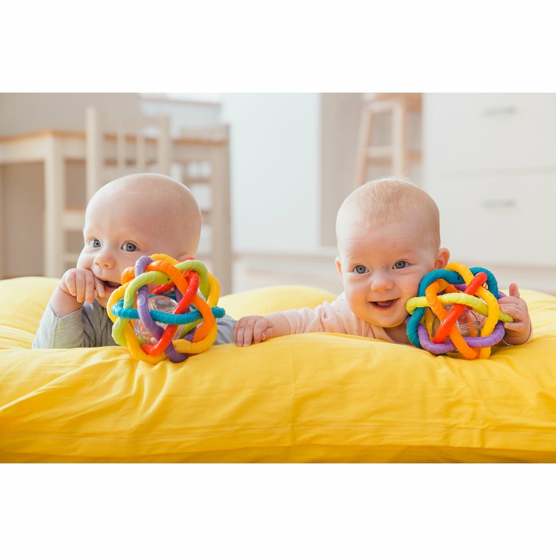 Minge cu activitati, Playgro, Pentru bebelusi, Cu zornaitoare, Dimensiune mare, Bendy Ball Minge cu activitati, Playgro, Pentru bebelusi, Cu zornaitoare, Dimensiune mare, Bendy Ball