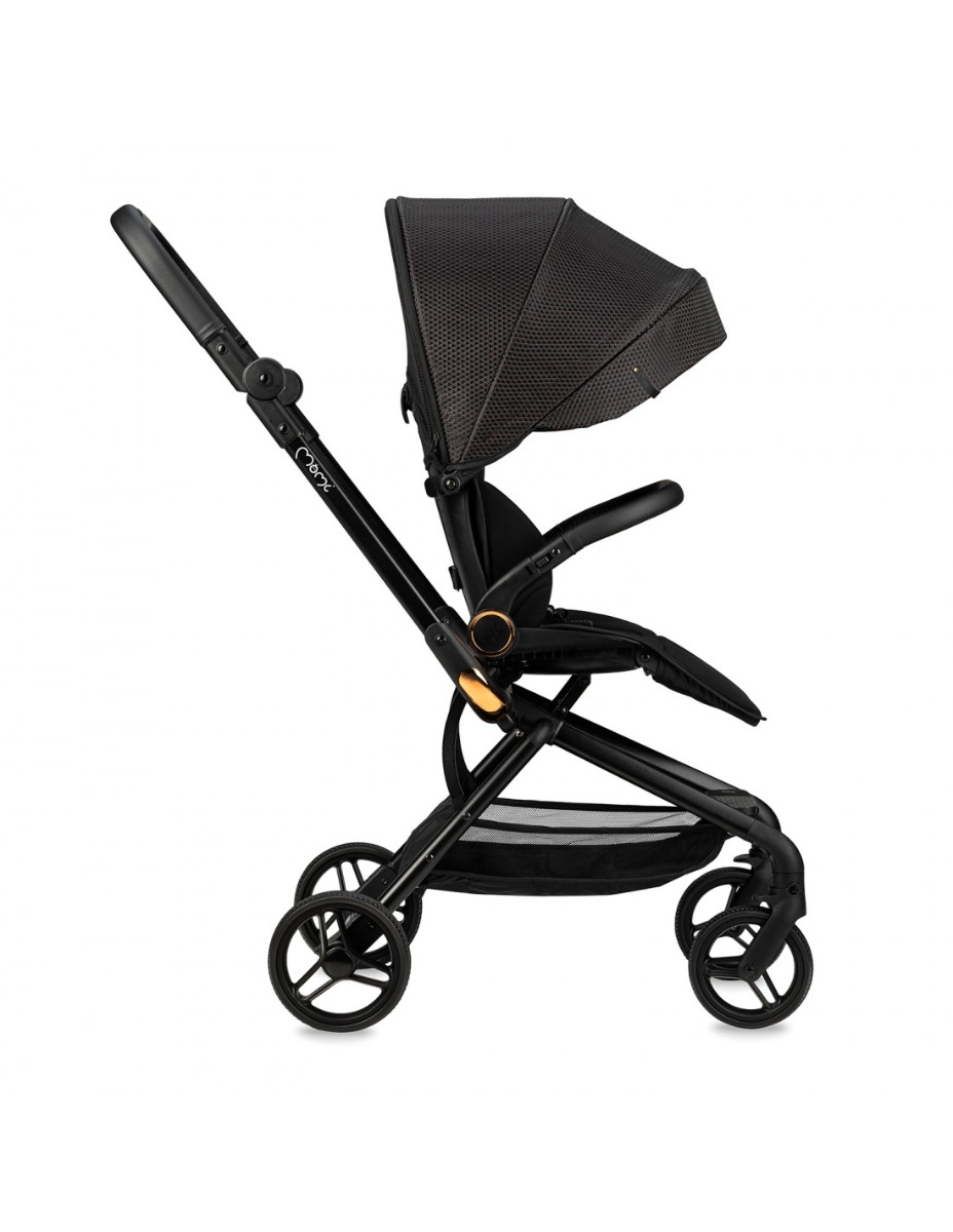 Carucior sport Momi Adelle 360° - Black Red Carucior sport Momi Adelle 360° - Black Red