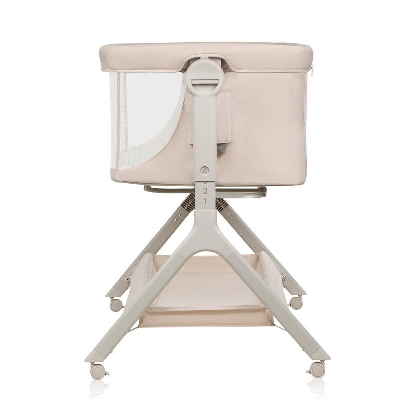 Patut co-sleeper, Lionelo, Leonie Plus, Pliabil, Cu sistem de leganare, Cu setare unghiulara, Reglabil in 6 pozitii pe inaltime, Conform cu standardele europeane de securitate EN1130 si EN16890, Bej Patut co-sleeper, Lionelo, Leonie Plus, Pliabil, Cu sistem de leganare, Cu setare unghiulara, Reglabil in 6 pozitii pe inaltime, Conform cu standardele europeane de securitate EN1130 si EN16890, Bej