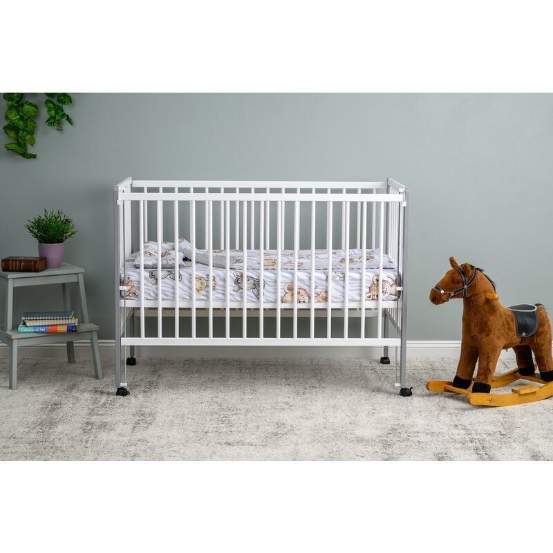 Patut din lemn bebe, 120x60 cm, Cu laterala culisanta, Din lemn de pin si mdf, Stabil si rezistent, Inaltime saltea reglabila pe 3 nivele, Laterala cu 3 bete detasabile, EN716-1, EN716-2, Alb, Qmini, Maya Patut din lemn bebe, 120x60 cm, Cu laterala culisanta, Din lemn de pin si mdf, Stabil si rezistent, Inaltime saltea reglabila pe 3 nivele, Laterala cu 3 bete detasabile, EN716-1, EN716-2, Alb, Qmini, Maya
