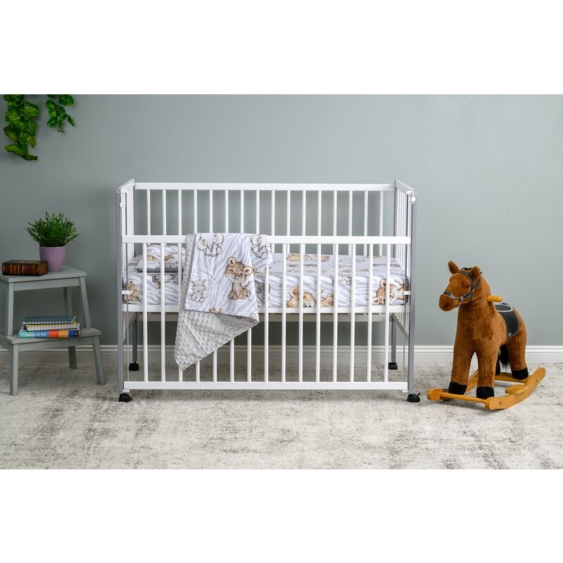 Patut din lemn bebe, 120x60 cm, Cu laterala culisanta, Din lemn de pin si mdf, Stabil si rezistent, Inaltime saltea reglabila pe 3 nivele, Laterala cu 3 bete detasabile, EN716-1, EN716-2, Alb, Qmini, Maya Patut din lemn bebe, 120x60 cm, Cu laterala culisanta, Din lemn de pin si mdf, Stabil si rezistent, Inaltime saltea reglabila pe 3 nivele, Laterala cu 3 bete detasabile, EN716-1, EN716-2, Alb, Qmini, Maya