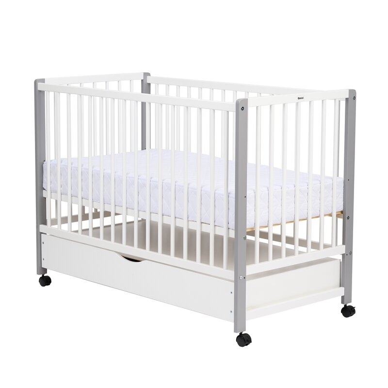 Patut din lemn bebe, 120x60 cm, Cu sertar cu capac, Din lemn de pin si mdf, Stabil si rezistent, Inaltime saltea reglabila pe 3 nivele, Laterala cu 3 bete detasabile, EN716-1, EN716-2, Alb, Qmini, Maya + Saltea 8 cm Patut din lemn bebe, 120x60 cm, Cu sertar cu capac, Din lemn de pin si mdf, Stabil si rezistent, Inaltime saltea reglabila pe 3 nivele, Laterala cu 3 bete detasabile, EN716-1, EN716-2, Alb, Qmini, Maya + Saltea 8 cm