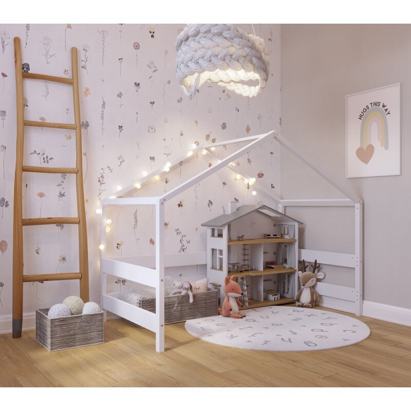 Patut tip casuta YappyHytte Bed din lemn certificat FSC, Transformabil in casuta de joaca, Cu bariera de protectie, In stil scandinav, Yappy Kids, 160x80 cm, Alb Patut tip casuta YappyHytte Bed din lemn certificat FSC, Transformabil in casuta de joaca, Cu bariera de protectie, In stil scandinav, Yappy Kids, 160x80 cm, Alb