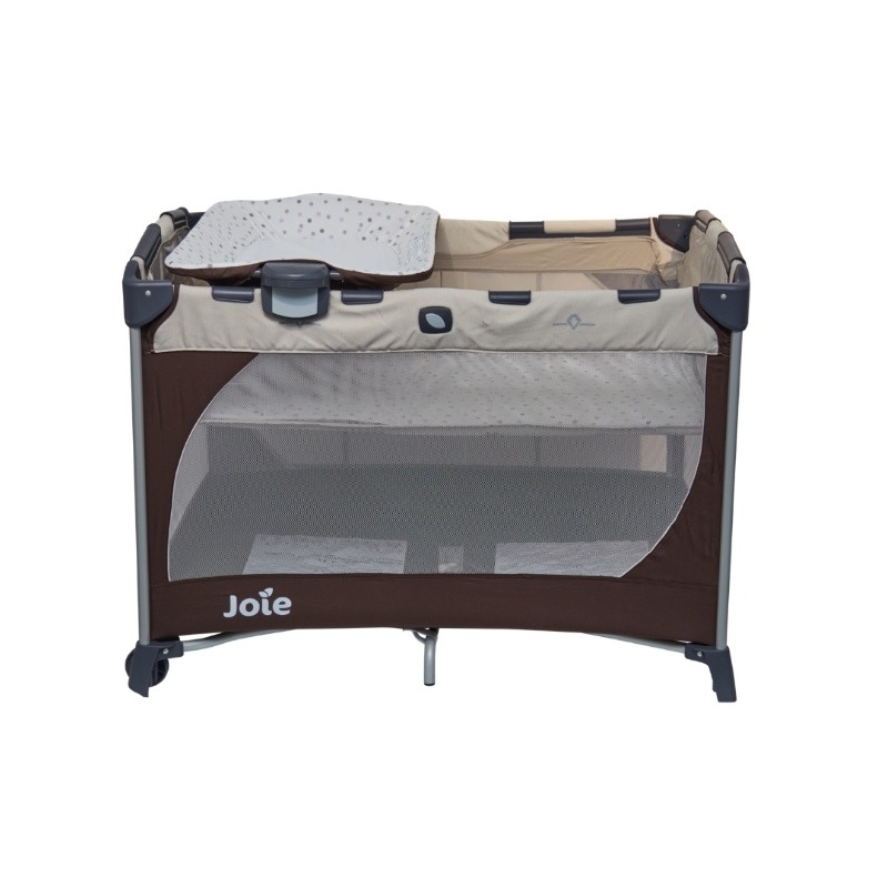 Patut pliant Commuter Change Beige Dots, cu cosulet detasabil inclus, Joie Patut pliant Commuter Change Beige Dots, cu cosulet detasabil inclus, Joie