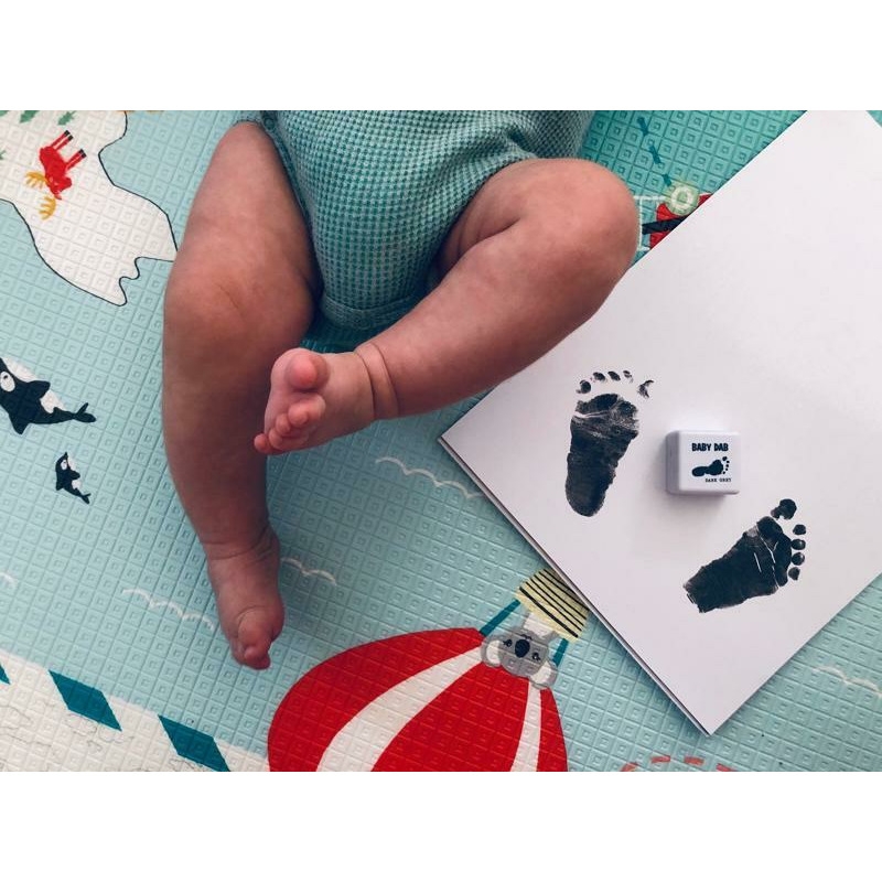 Petite&Mars - Cerneala pentru amprente mulaj, Utilizare multipla, Baby Dab, Unisex, Gri Petite&Mars - Cerneala pentru amprente mulaj, Utilizare multipla, Baby Dab, Unisex, Gri