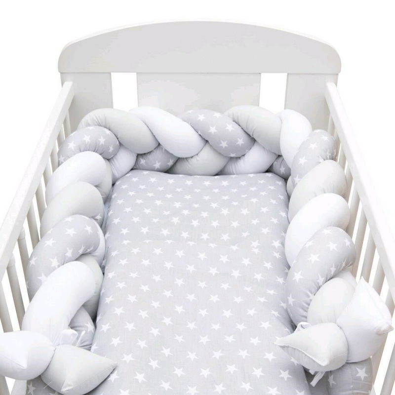 Protectie laterala pentru patut, Tip Bumper impletit, Din bumbac, Din materiale certificate Oeko Tex Standard 100, New Baby, Lungime 225 cm, Stars grey/white Protectie laterala pentru patut, Tip Bumper impletit, Din bumbac, Din materiale certificate Oeko Tex Standard 100, New Baby, Lungime 225 cm, Stars grey/white