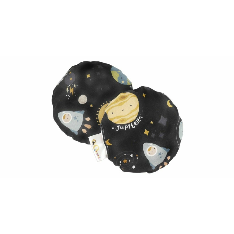 Qmini - Pernuta anticolici umpluta cu samburi de cirese, Cu husa din bumbac, Diametru 14 cm, Milky Way Qmini - Pernuta anticolici umpluta cu samburi de cirese, Cu husa din bumbac, Diametru 14 cm, Milky Way