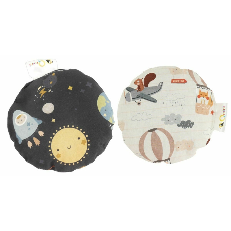Qmini - Pernuta anticolici umpluta cu samburi de cirese, Cu husa din bumbac, Diametru 14 cm, Milky Way Qmini - Pernuta anticolici umpluta cu samburi de cirese, Cu husa din bumbac, Diametru 14 cm, Milky Way