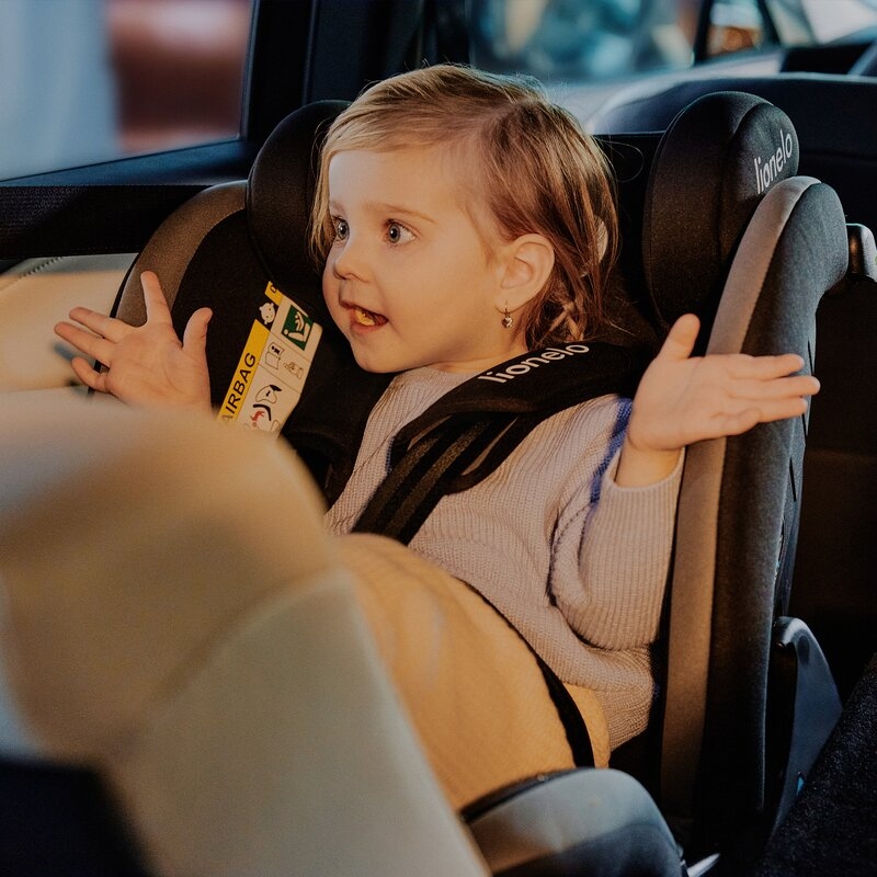 Scaun auto, Lionelo, Aart i-Size, Cu spatar inclinabil in 4 pozitii, Cu tetiera reglabila in 13 pozitii, 0-36 Kg, 40-150 cm, Cu centura siguranta in 3 puncte, Conform cu ECE R129/03, Gri Scaun auto, Lionelo, Aart i-Size, Cu spatar inclinabil in 4 pozitii, Cu tetiera reglabila in 13 pozitii, 0-36 Kg, 40-150 cm, Cu centura siguranta in 3 puncte, Conform cu ECE R129/03, Gri