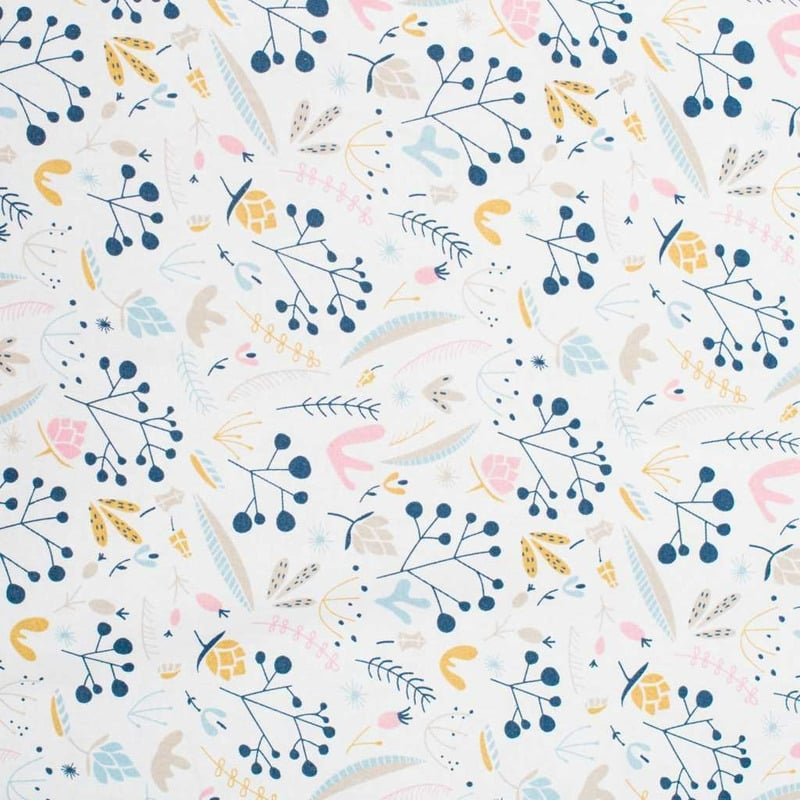 Set 3 piese Luxury, Baby Nest cu doua fete, Cu paturica si pernuta in forma de inima, New Baby, Minky Cranberries Set 3 piese Luxury, Baby Nest cu doua fete, Cu paturica si pernuta in forma de inima, New Baby, Minky Cranberries