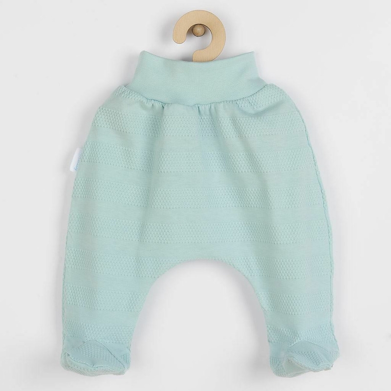 Set 7 piese: body cu maneca lunga, bluza, pantalonasi cu botosei, salopeta fara maneci, caciulita, manusi, botosei, Marime 56, Din bumbac 100%, New Baby, I am Blue Set 7 piese: body cu maneca lunga, bluza, pantalonasi cu botosei, salopeta fara maneci, caciulita, manusi, botosei, Marime 56, Din bumbac 100%, New Baby, I am Blue