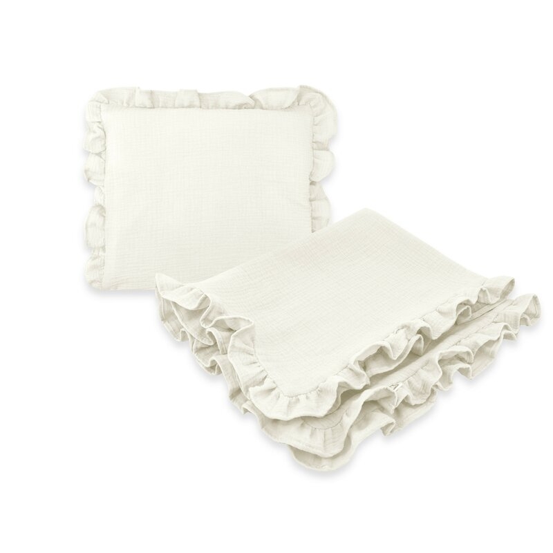 Set paturica si perna, MimiNu, Cu fata de perna inclusa Din muselina bumbac certificat Oeko Tex Standard 100, Perna 30x35cm, Paturica 60x70cm, Cu volane, Cream Set paturica si perna, MimiNu, Cu fata de perna inclusa Din muselina bumbac certificat Oeko Tex Standard 100, Perna 30x35cm, Paturica 60x70cm, Cu volane, Cream