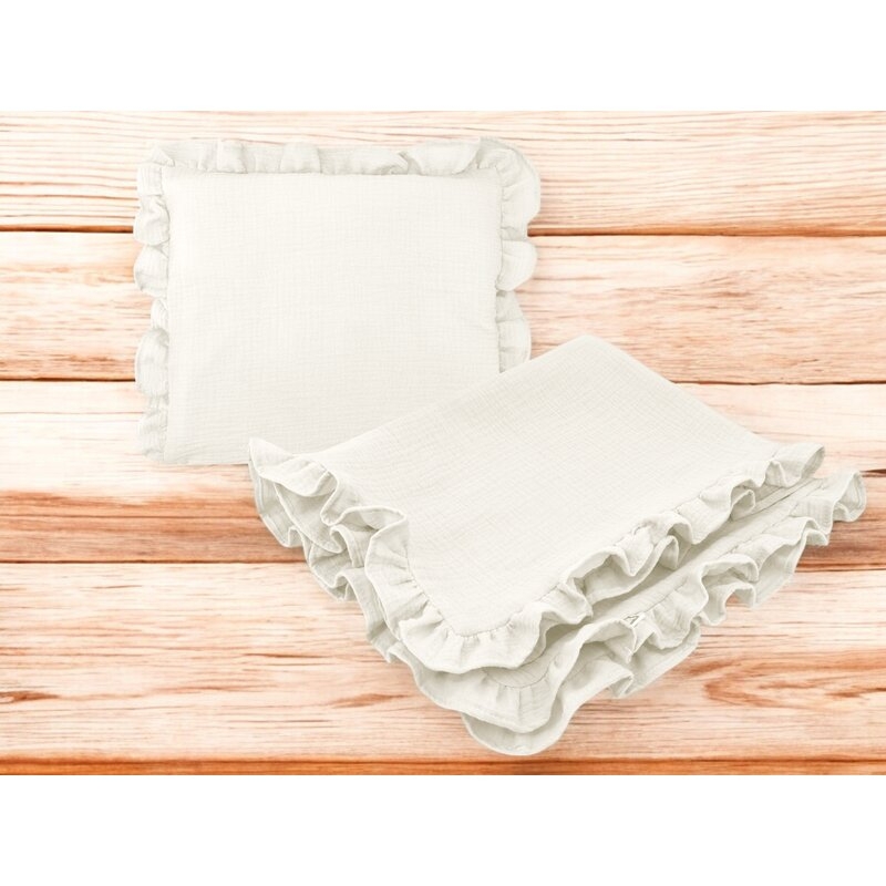 Set paturica si perna, MimiNu, Cu fata de perna inclusa Din muselina bumbac certificat Oeko Tex Standard 100, Perna 30x35cm, Paturica 60x70cm, Cu volane, Cream Set paturica si perna, MimiNu, Cu fata de perna inclusa Din muselina bumbac certificat Oeko Tex Standard 100, Perna 30x35cm, Paturica 60x70cm, Cu volane, Cream
