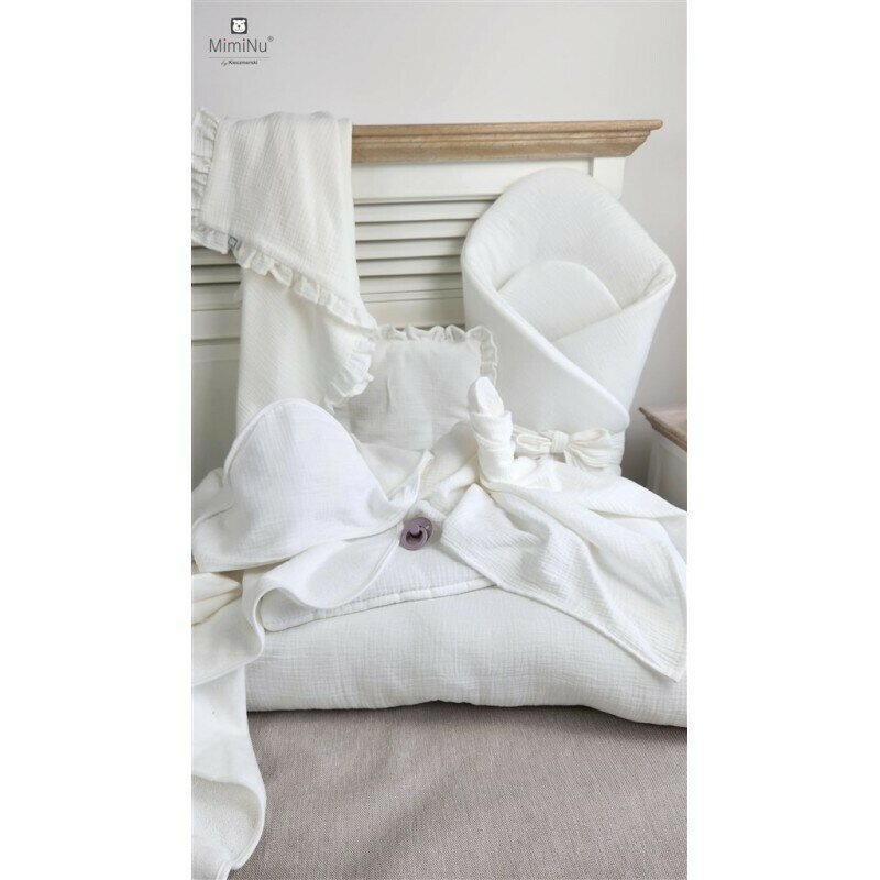 Set paturica si perna, MimiNu, Cu fata de perna inclusa Din muselina bumbac certificat Oeko Tex Standard 100, Perna 30x35cm, Paturica 60x70cm, Cu volane, Cream Set paturica si perna, MimiNu, Cu fata de perna inclusa Din muselina bumbac certificat Oeko Tex Standard 100, Perna 30x35cm, Paturica 60x70cm, Cu volane, Cream