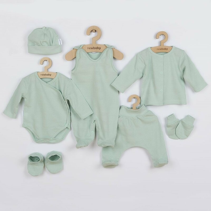 Set pentru bebe, New Baby, I AM, 7 piese, Cu botosei, jacheta maneca lunga, caciulita, body cu maneca lunga, pantalonasi si salopeta cu botosei si manusi, 100% bumbac, Marime 56, 0-3 luni, Mint Set pentru bebe, New Baby, I AM, 7 piese, Cu botosei, jacheta maneca lunga, caciulita, body cu maneca lunga, pantalonasi si salopeta cu botosei si manusi, 100% bumbac, Marime 56, 0-3 luni, Mint