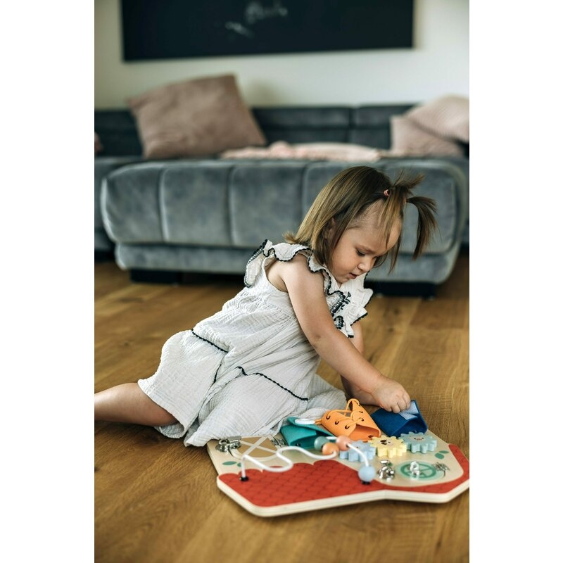 Tablita cu activitati din lemn, cu elemente interactive, dezvolta coordonarea mana-ochi, 40x30x6,5 cm, 18 luni+, Multicolor,  Free2Play