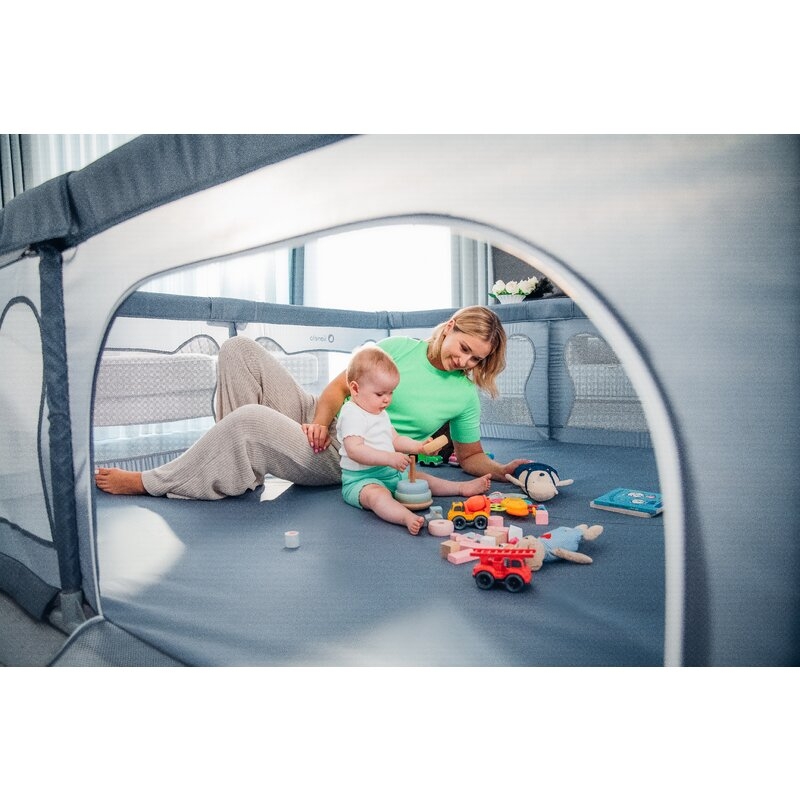 Tarc de joaca copii, Lionelo, Willow XL,180 x 200 cm, Pliere compacta, Include geanta de transport, Din plasa, Cu doua intrari laterale si fermoar, Cu ventuze pentru stabilitate, Conform cu EN 12227:2010, Gri Tarc de joaca copii, Lionelo, Willow XL,180 x 200 cm, Pliere compacta, Include geanta de transport, Din plasa, Cu doua intrari laterale si fermoar, Cu ventuze pentru stabilitate, Conform cu EN 12227:2010, Gri