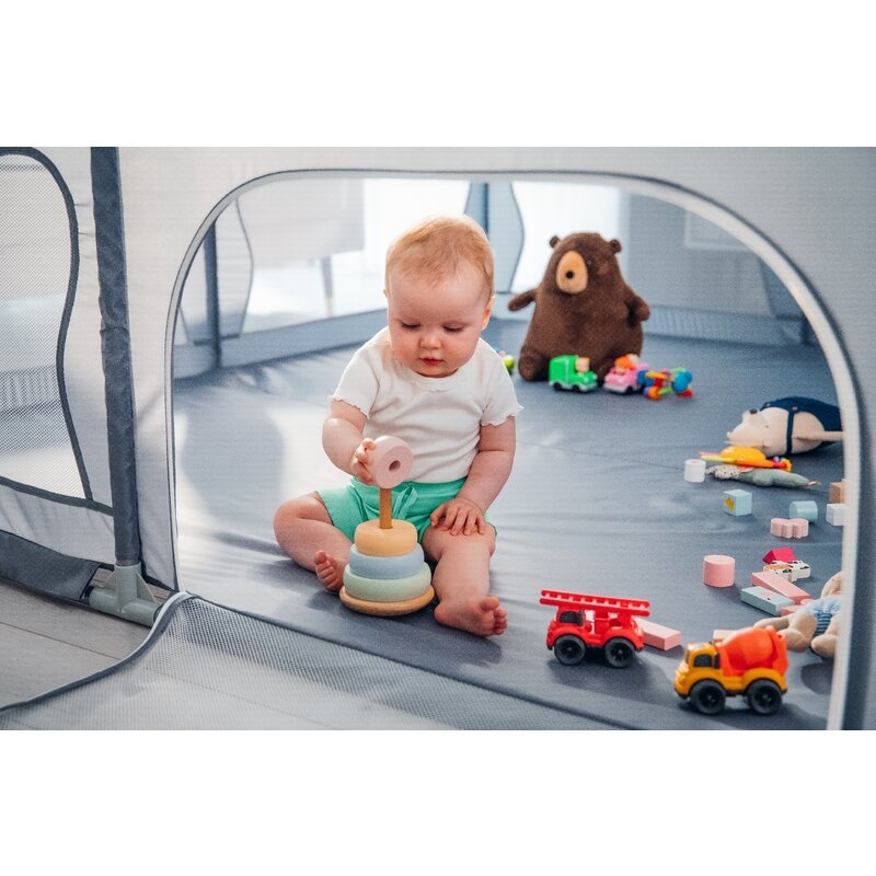 Tarc de joaca copii, Lionelo, Willow XL,180 x 200 cm, Pliere compacta, Include geanta de transport, Din plasa, Cu doua intrari laterale si fermoar, Cu ventuze pentru stabilitate, Conform cu EN 12227:2010, Gri Tarc de joaca copii, Lionelo, Willow XL,180 x 200 cm, Pliere compacta, Include geanta de transport, Din plasa, Cu doua intrari laterale si fermoar, Cu ventuze pentru stabilitate, Conform cu EN 12227:2010, Gri