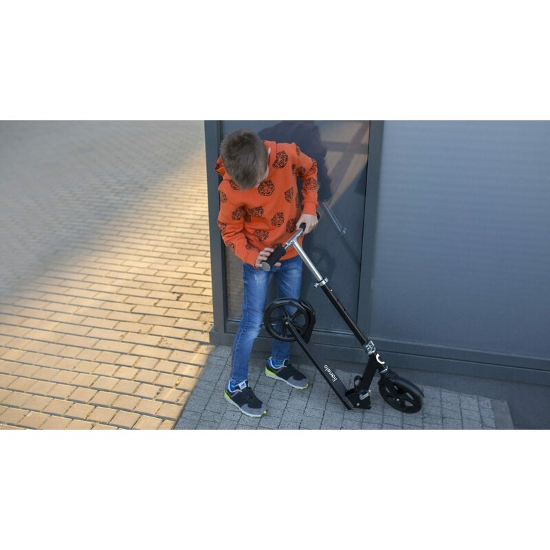 Trotineta, Lionelo, Luca, Pentru copii sau adulti, Ultrapliabila, Pana la 100 Kg, Conform cu standardul european de securitate EN14619, Roz Trotineta, Lionelo, Luca, Pentru copii sau adulti, Ultrapliabila, Pana la 100 Kg, Conform cu standardul european de securitate EN14619, Roz