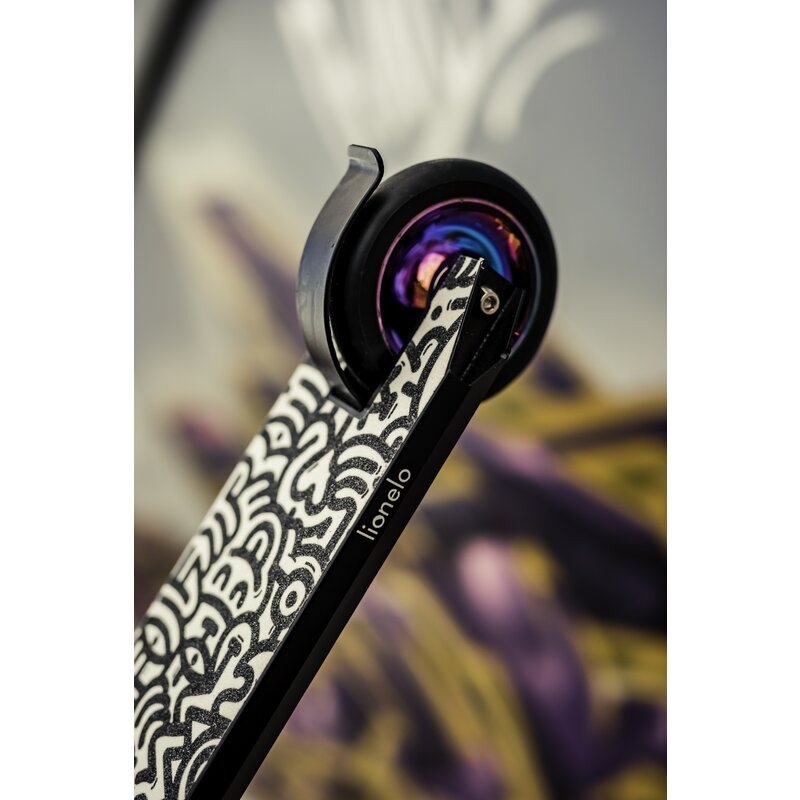Trotineta, Lionelo, Whizz, Pentru Acrobatii, Rulmenti ABEC-9, Sistemul de compresie IHC 9, 20 - 100 kg, Conform cu standardul european de securitate EN14619, Multicolor Trotineta, Lionelo, Whizz, Pentru Acrobatii, Rulmenti ABEC-9, Sistemul de compresie IHC 9, 20 - 100 kg, Conform cu standardul european de securitate EN14619, Multicolor