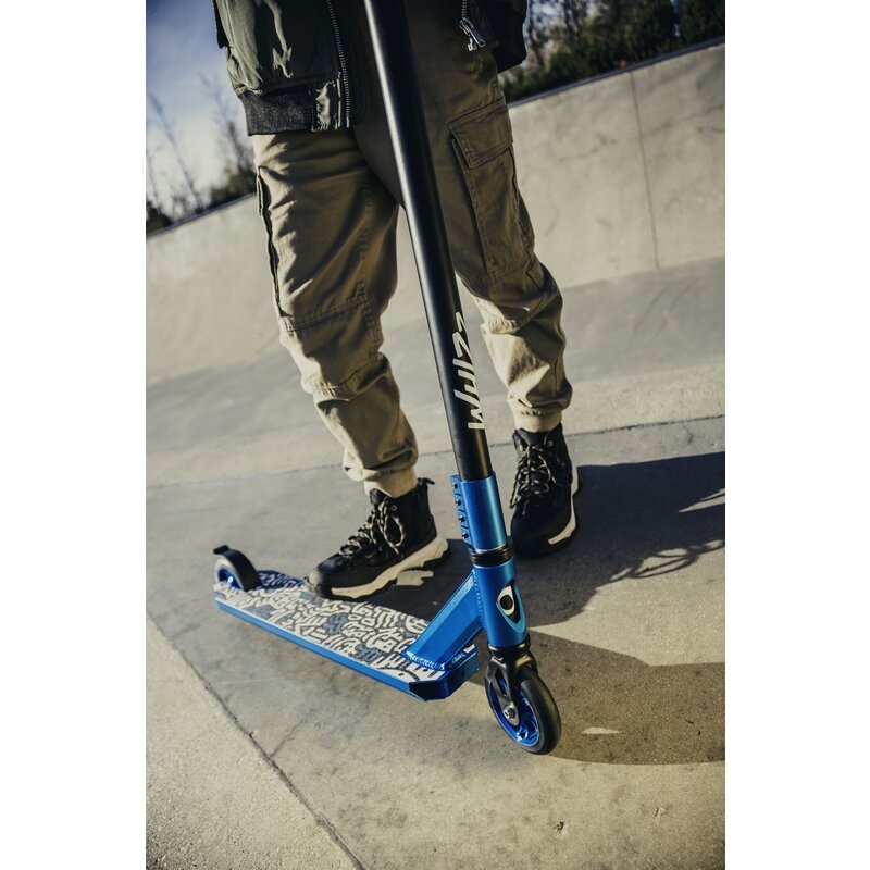 Trotineta, Lionelo, Whizz, Pentru Acrobatii, Rulmenti ABEC-9, Sistemul de compresie IHC 9, 20 - 100 kg, Conform cu standardul european de securitate EN14619, Multicolor Trotineta, Lionelo, Whizz, Pentru Acrobatii, Rulmenti ABEC-9, Sistemul de compresie IHC 9, 20 - 100 kg, Conform cu standardul european de securitate EN14619, Multicolor