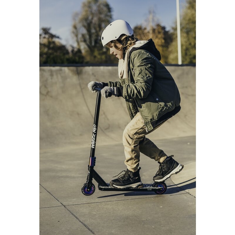 Trotineta, Lionelo, Whizz, Pentru Acrobatii, Rulmenti ABEC-9, Sistemul de compresie IHC 9, 20 - 100 kg, Conform cu standardul european de securitate EN14619, Multicolor Trotineta, Lionelo, Whizz, Pentru Acrobatii, Rulmenti ABEC-9, Sistemul de compresie IHC 9, 20 - 100 kg, Conform cu standardul european de securitate EN14619, Multicolor