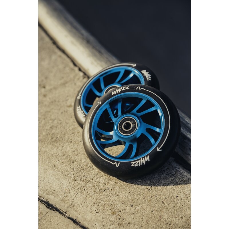 Trotineta, Lionelo, Whizz, Pentru Acrobatii, Rulmenti ABEC-9, Sistemul de compresie IHC 9, 20 - 100 kg, Conform cu standardul european de securitate EN14619, Multicolor Trotineta, Lionelo, Whizz, Pentru Acrobatii, Rulmenti ABEC-9, Sistemul de compresie IHC 9, 20 - 100 kg, Conform cu standardul european de securitate EN14619, Multicolor
